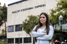 Jelen Amadorrek, Kataluniako soziologiako lehen ijito doktoreak, doktoratu ondoko Juan de la Cierva beka jaso du