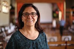 Rosa Valls katedraduna, unibertsitate zientifikoago, gizatiarrago eta jazarpenik gabekoaren aldeko feminista